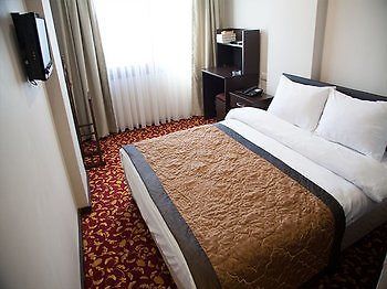 Adana Omur Otel Exterior foto